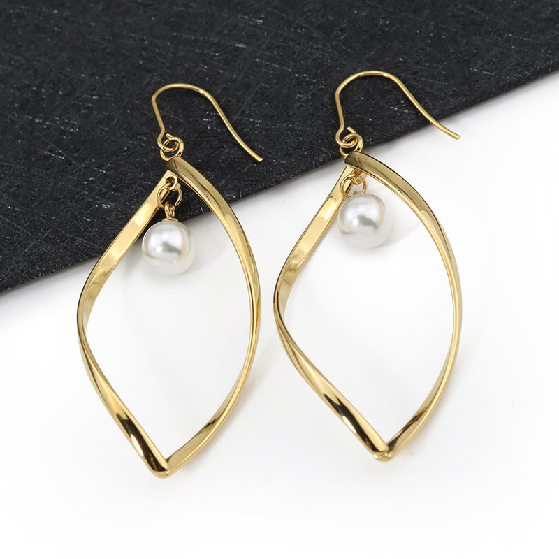 Leaf-shaped Pearl Earrings Women's Elegant Style